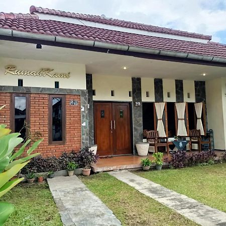 Rumah Kami Guest House ยอกยาการ์ตา ภายนอก รูปภาพ