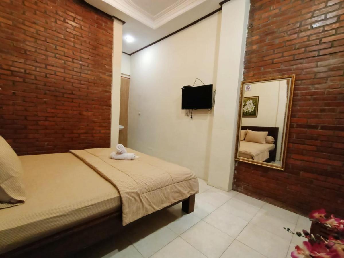 Rumah Kami Guest House ยอกยาการ์ตา ภายนอก รูปภาพ