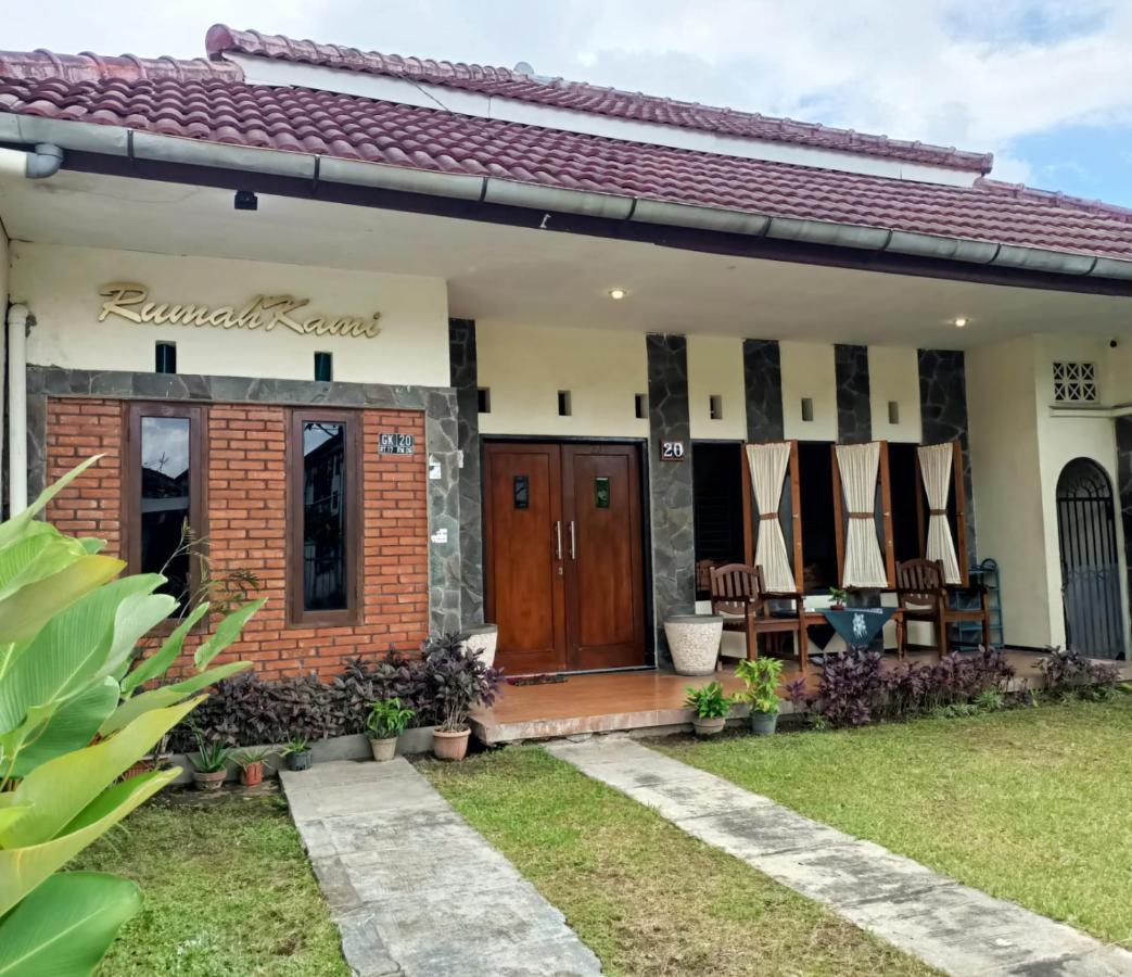 Rumah Kami Guest House ยอกยาการ์ตา ภายนอก รูปภาพ