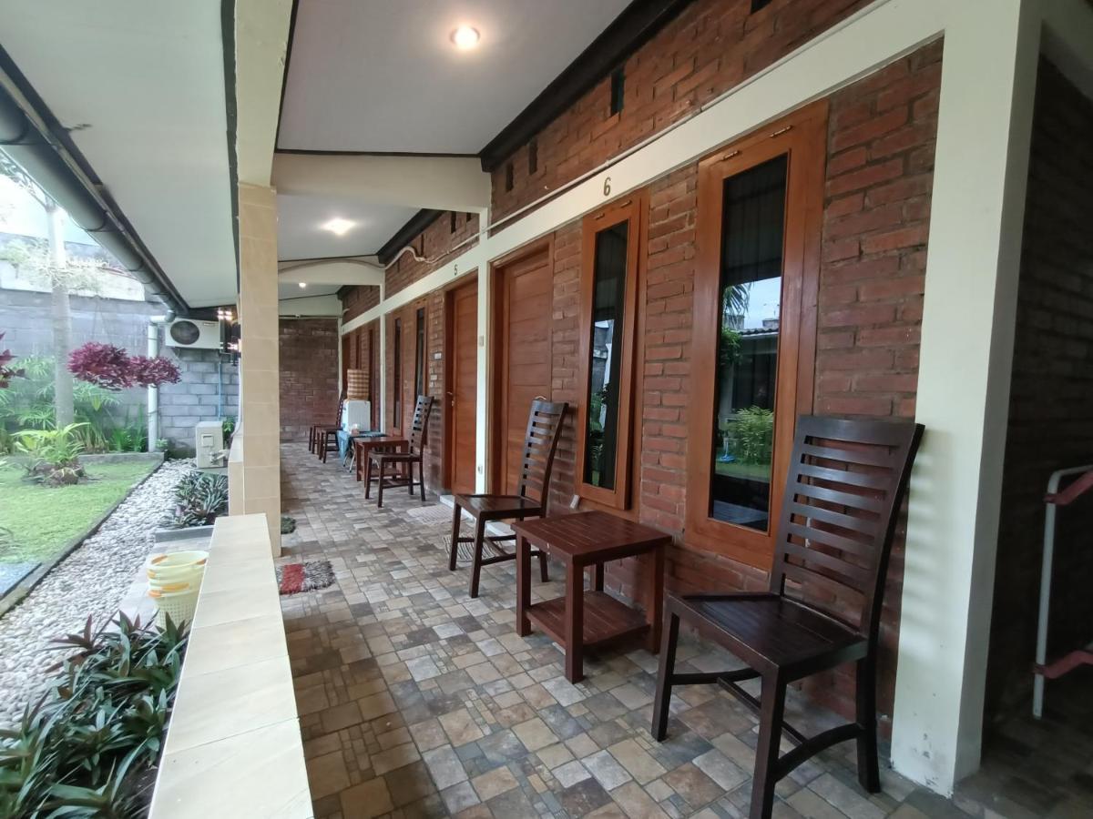 Rumah Kami Guest House ยอกยาการ์ตา ภายนอก รูปภาพ