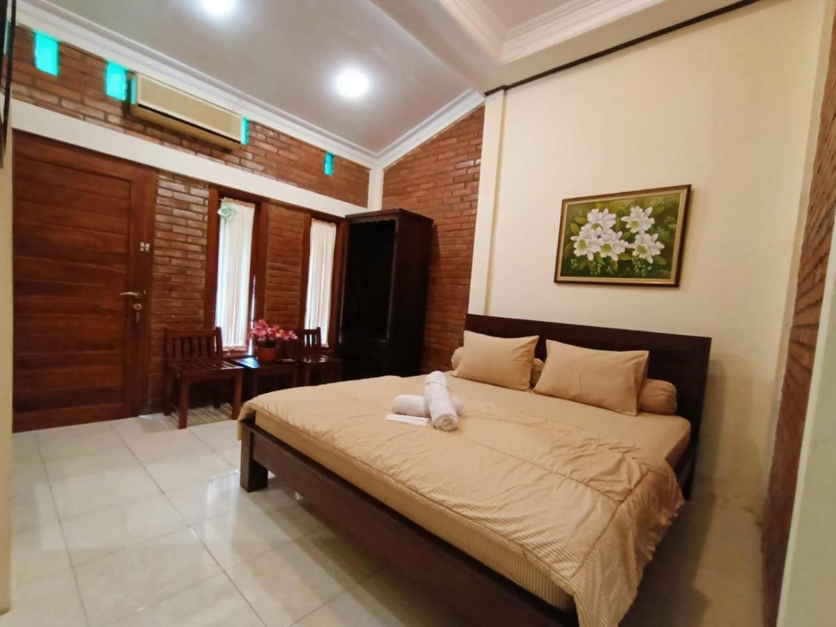 Rumah Kami Guest House ยอกยาการ์ตา ภายนอก รูปภาพ