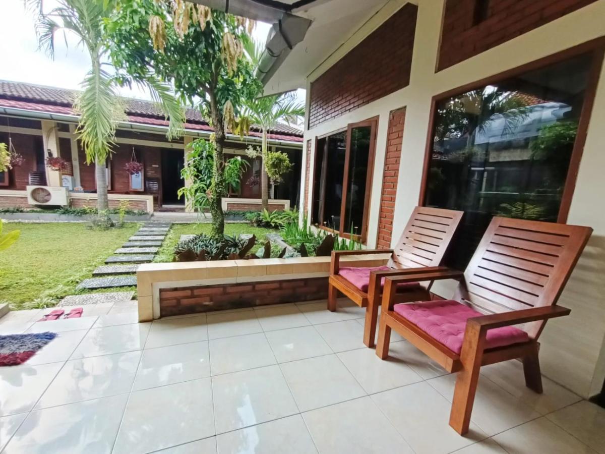 Rumah Kami Guest House ยอกยาการ์ตา ภายนอก รูปภาพ