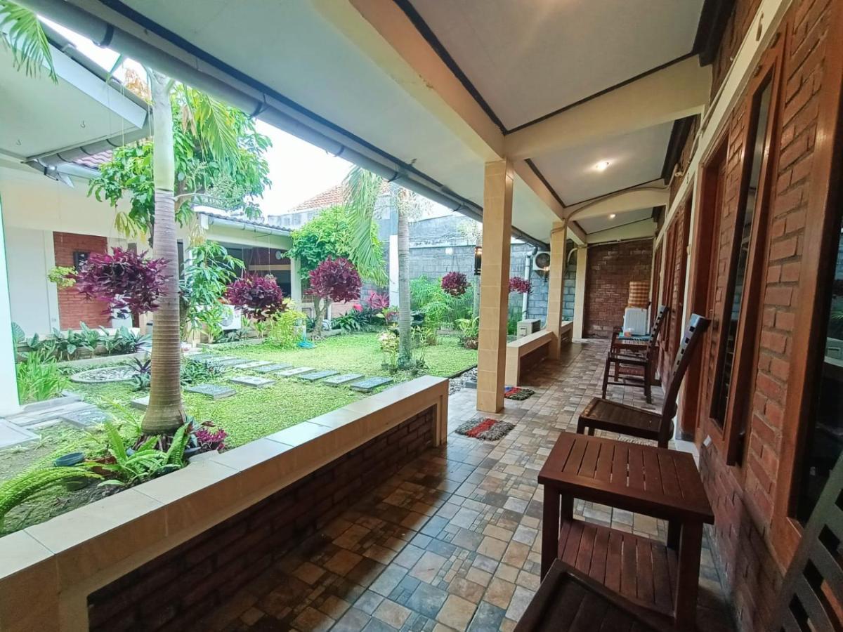 Rumah Kami Guest House ยอกยาการ์ตา ภายนอก รูปภาพ